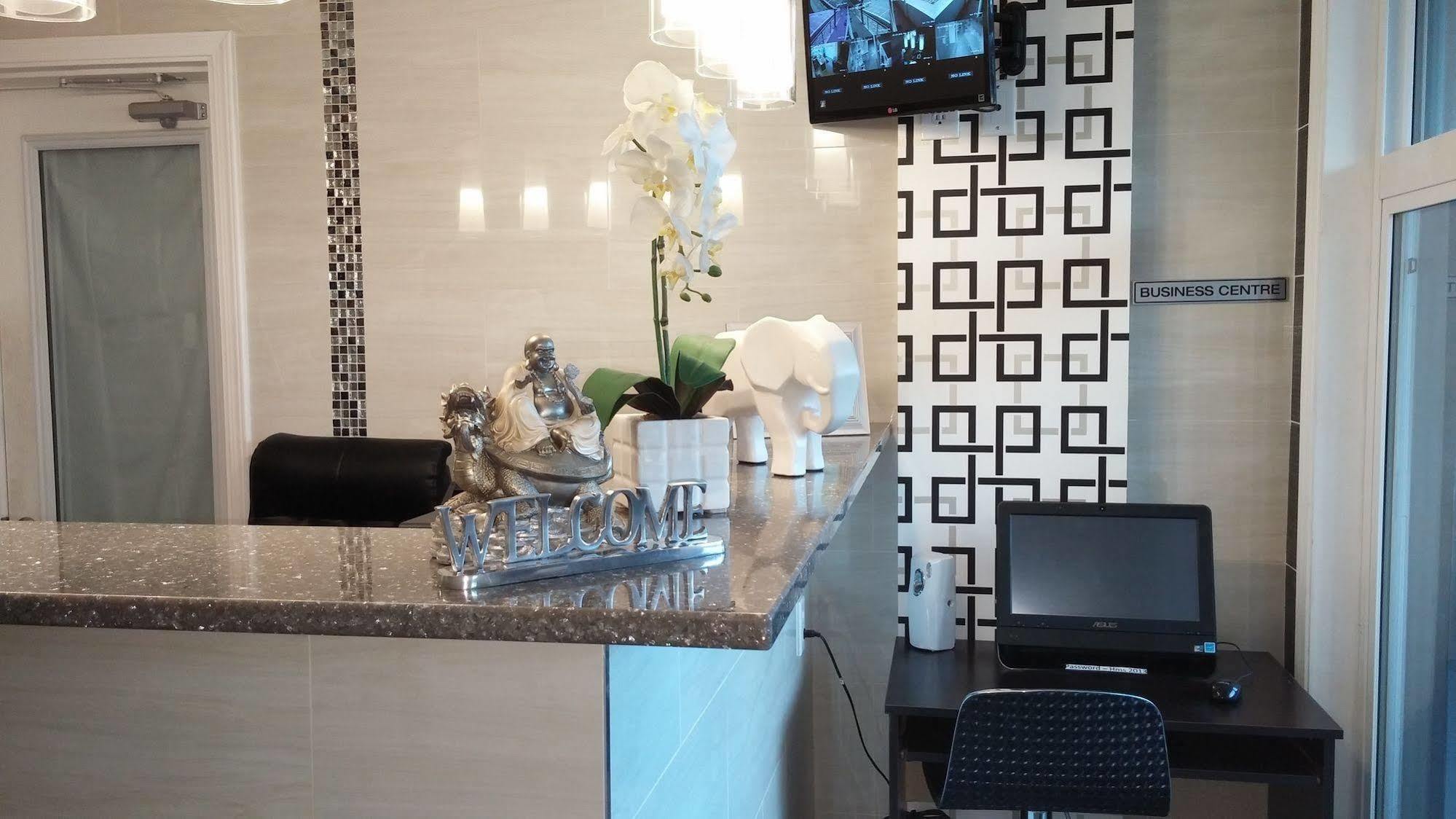 Rest Inn Терас Екстериор снимка